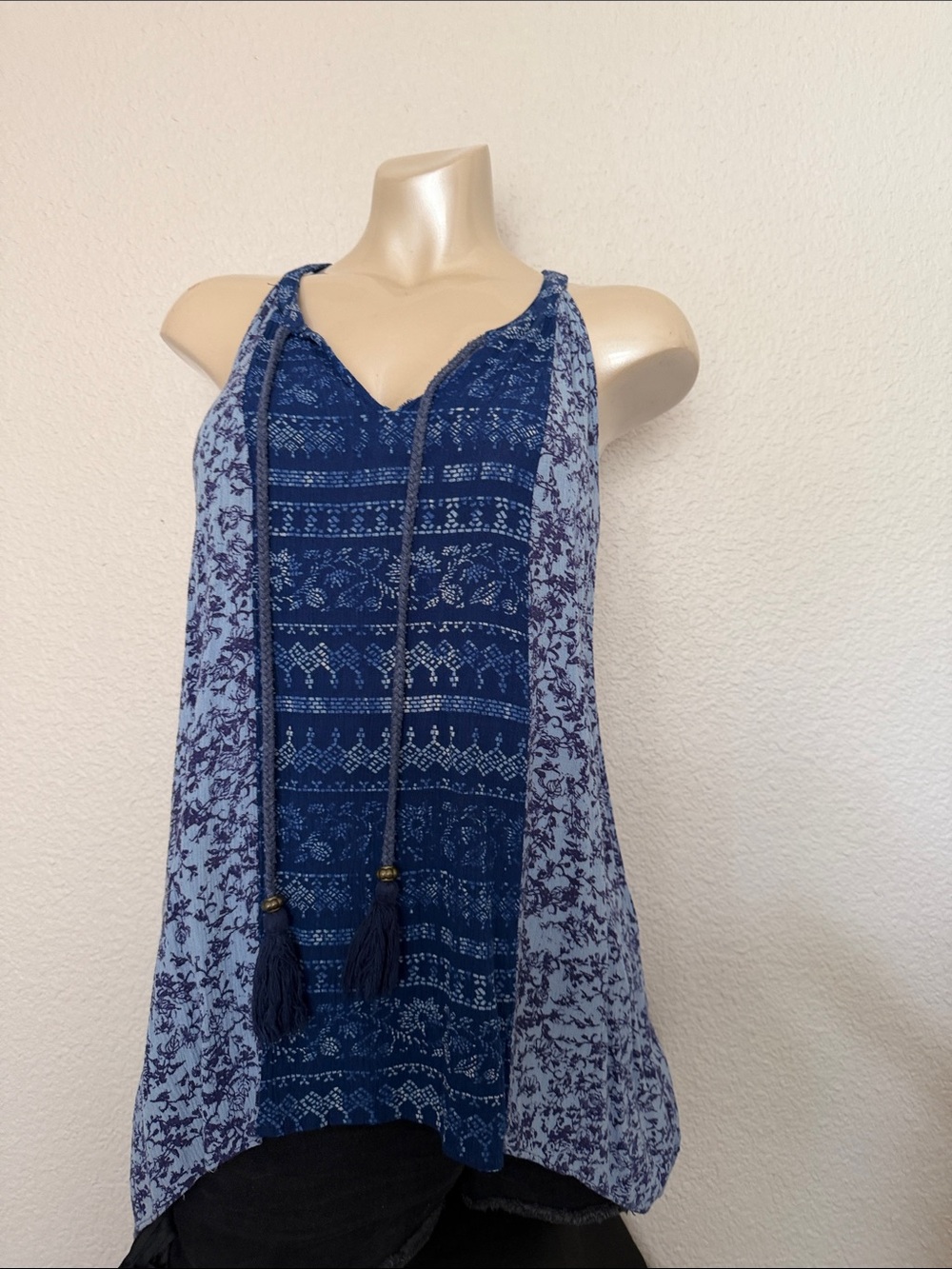 Knox Rose Blue Patterned Lace-Trim Tank Top